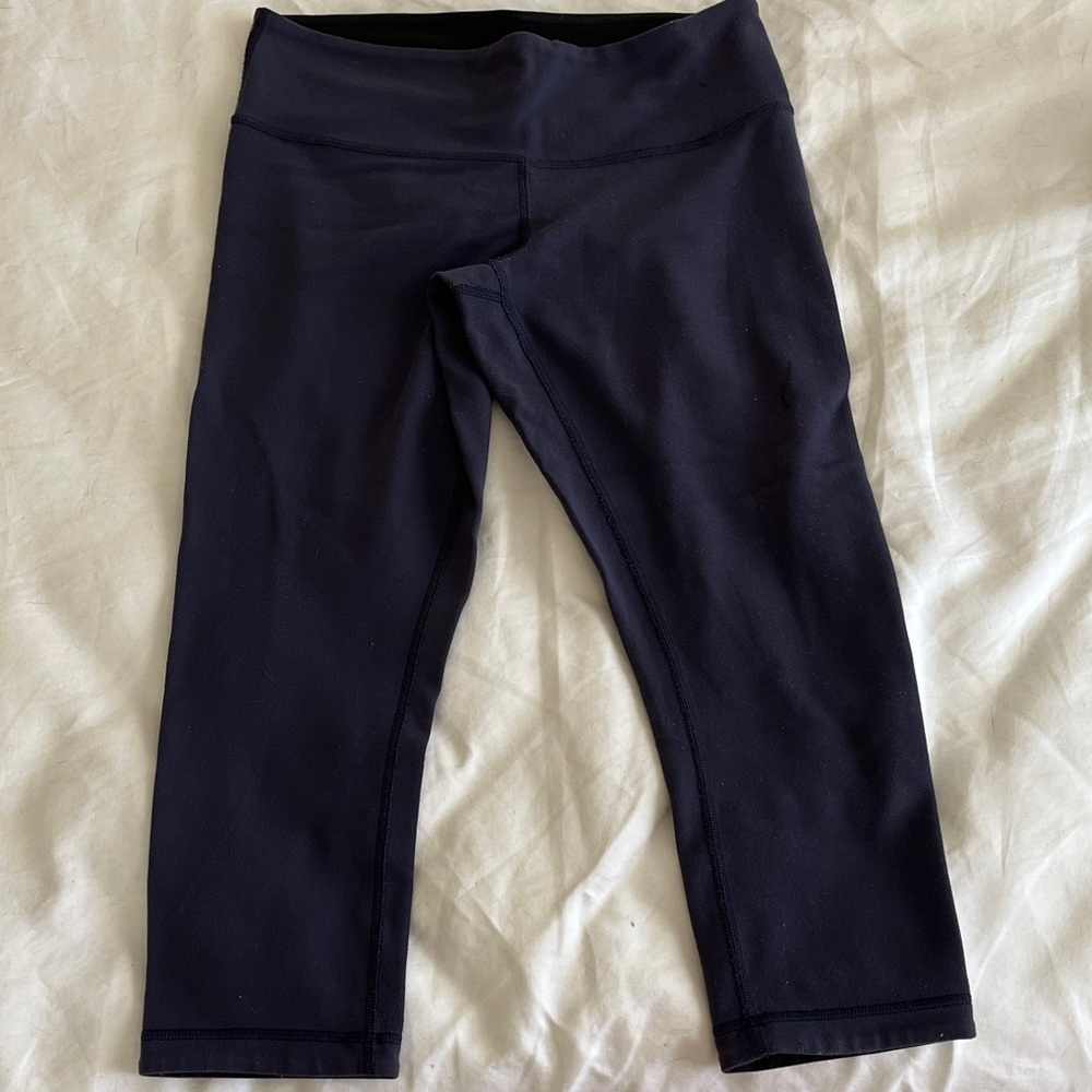 Reversible Black and Navy Crop Leggings